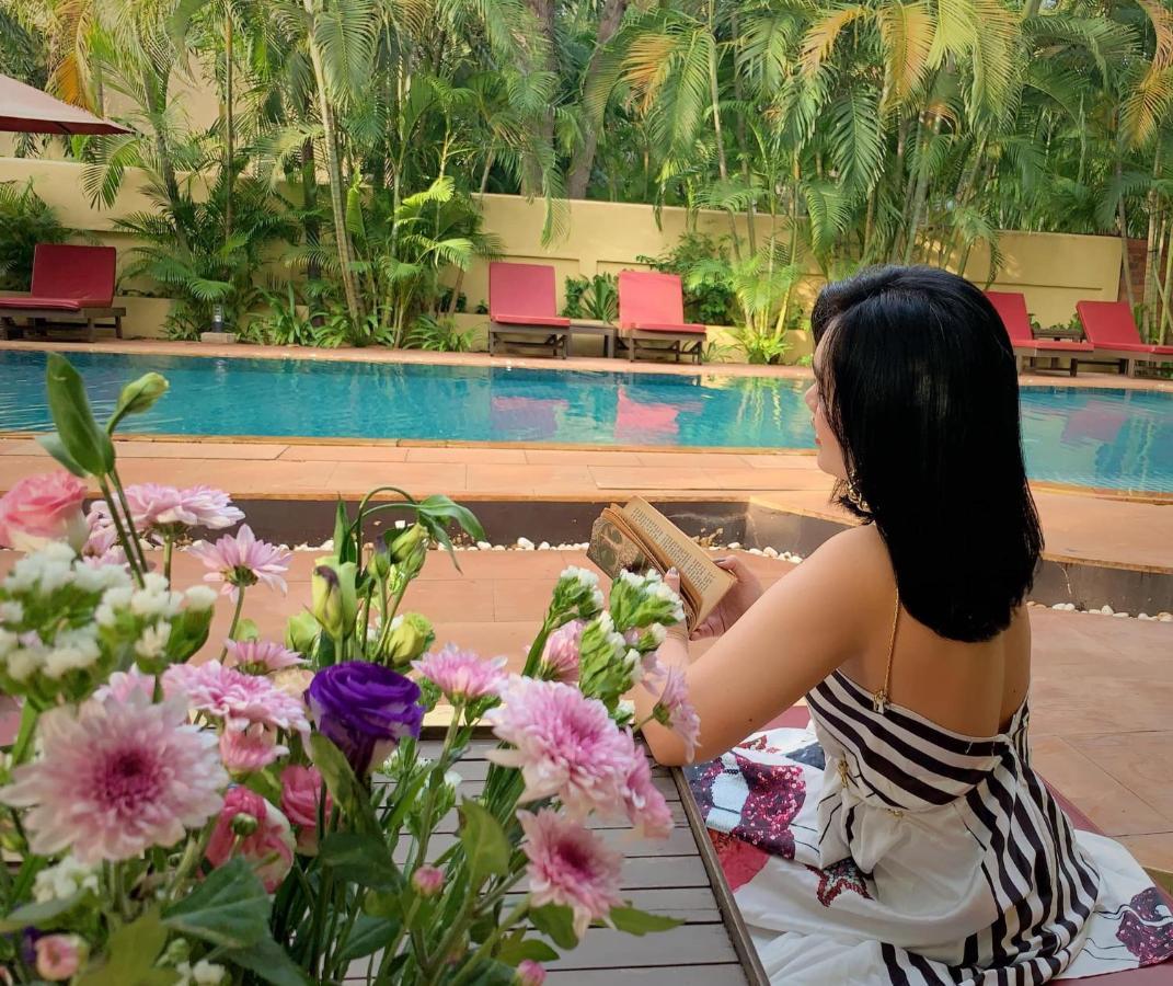 Marirath Boutique Hotel Siem Reap Exteriör bild