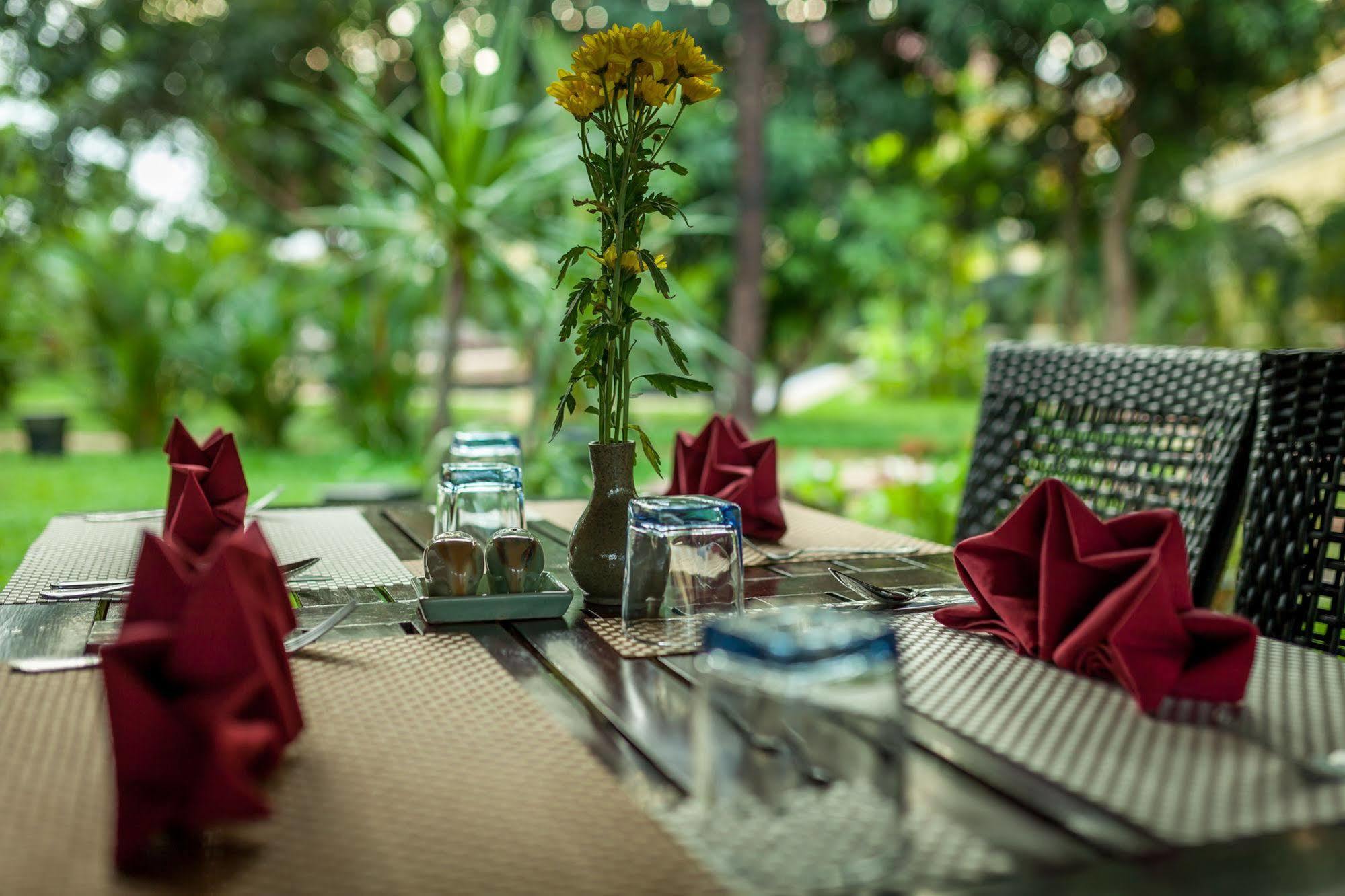 Marirath Boutique Hotel Siem Reap Exteriör bild